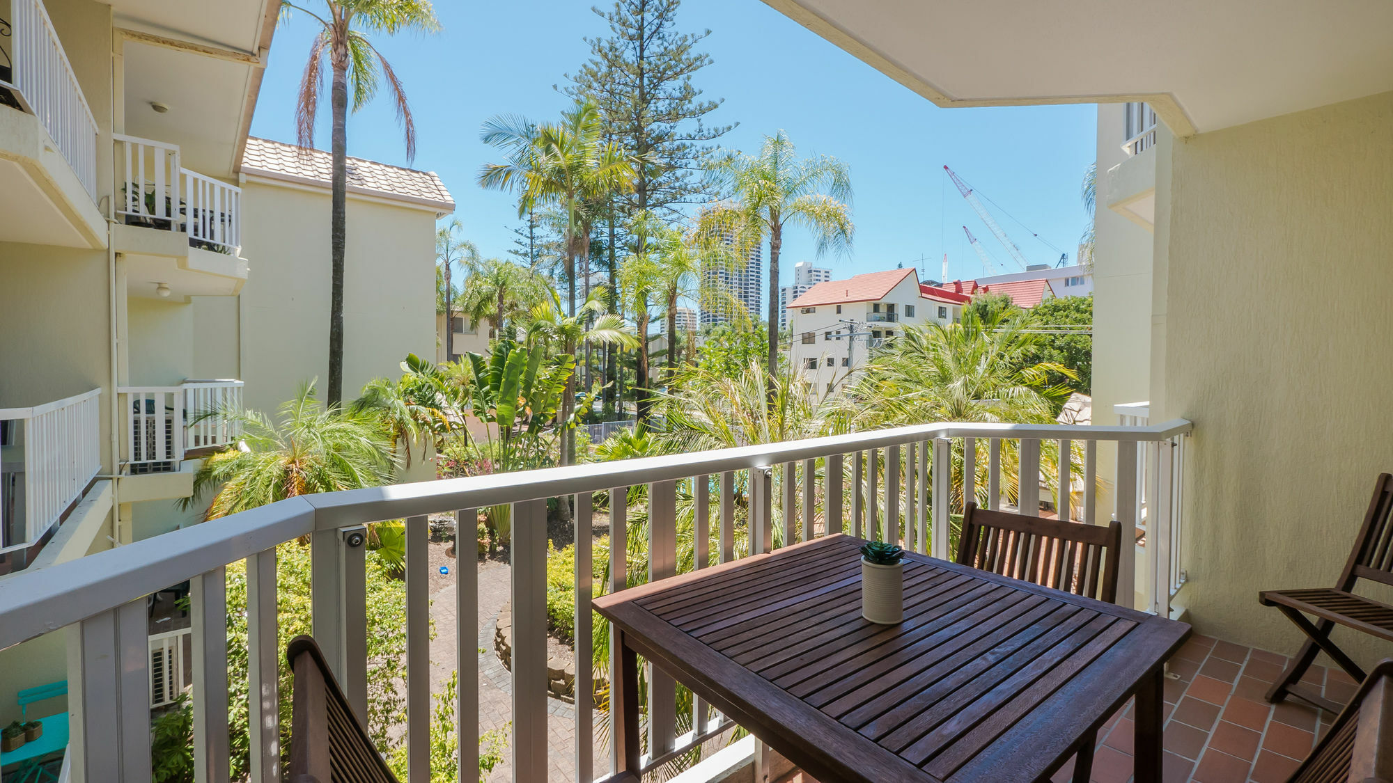 Отель Surfers Tradewinds Голд-Кост Экстерьер фото