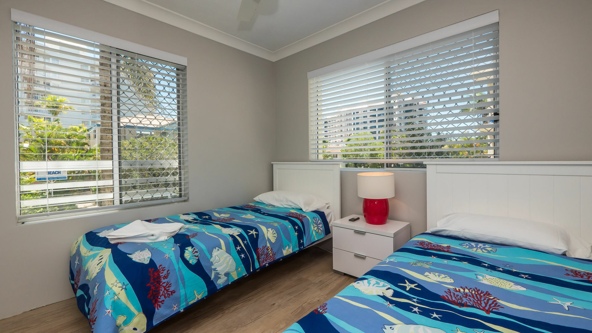 Отель Surfers Tradewinds Голд-Кост Экстерьер фото